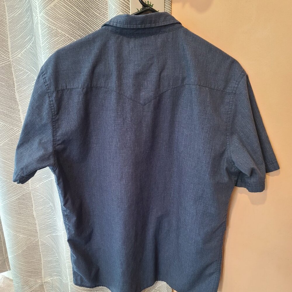 Blue Men's Large Levi's Button Down Euc - image 2